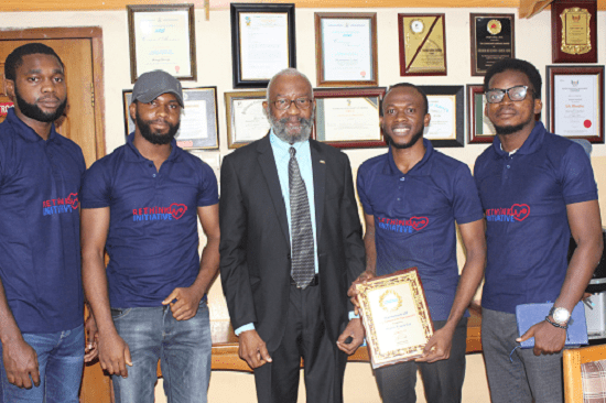  It was a time of wining and dining on Thursday at the Pharmanews corporate head office, as the management and staff assembled to celebrate Pharm. Frank Eze, winner, Young Pharmacist of the Year 2019 Online Poll, with a presentation of N100,000 cheque and an award plaque.